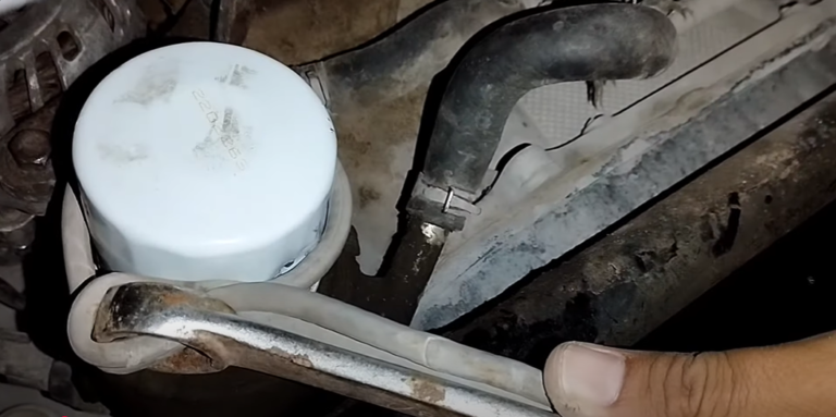 How to Change Oil Filter Without Tool