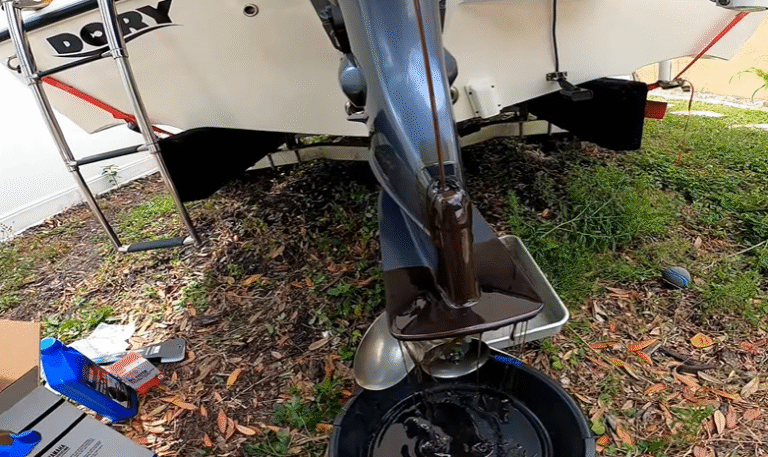 \ Change Oil in Yamaha 115 4 Stroke Outboard