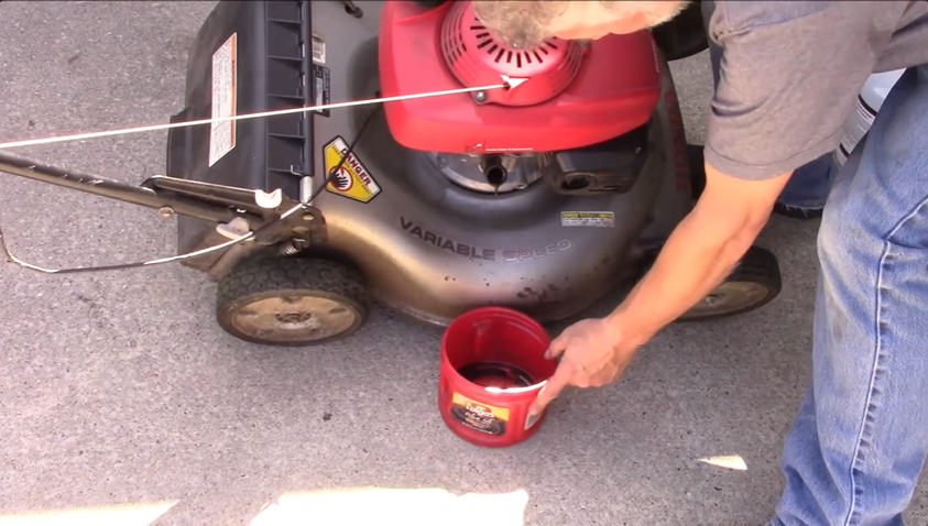 How to Change Oil in a Honda Gcv160 Lawn Mower