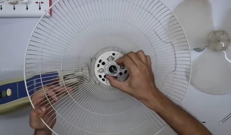 How to Oil a Standing Fan