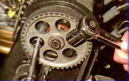 How to Replace Camshaft Oil Seal