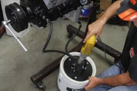How to Prime an Engine With Oil?