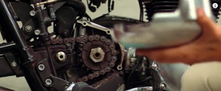 How to Clean Oil off Motorcycle Engine