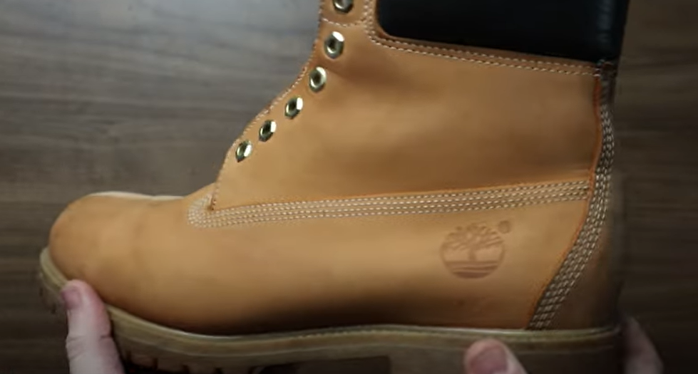 How to Remove Mink Oil from Leather