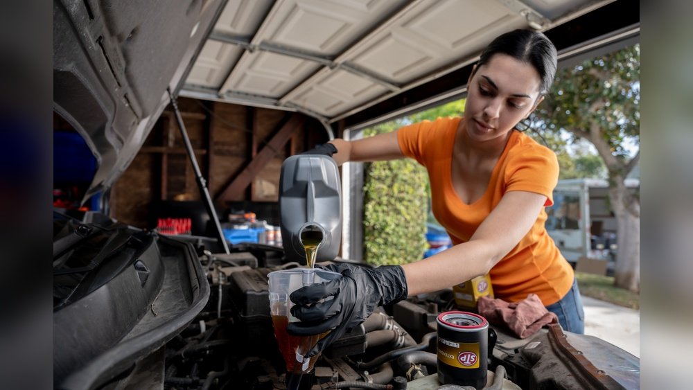 Can You Switch from Synthetic to Regular Motor Oil